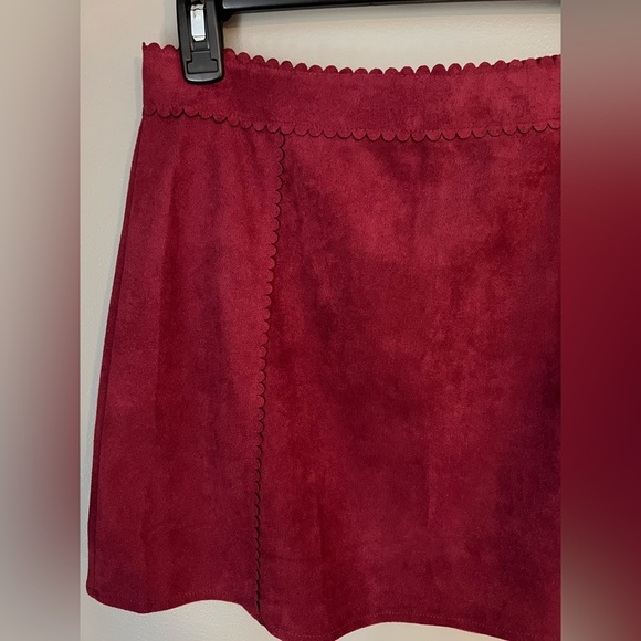 NWT Suede Maroon Skirt from Francesca’s - size (M) - Picture 2 of 5